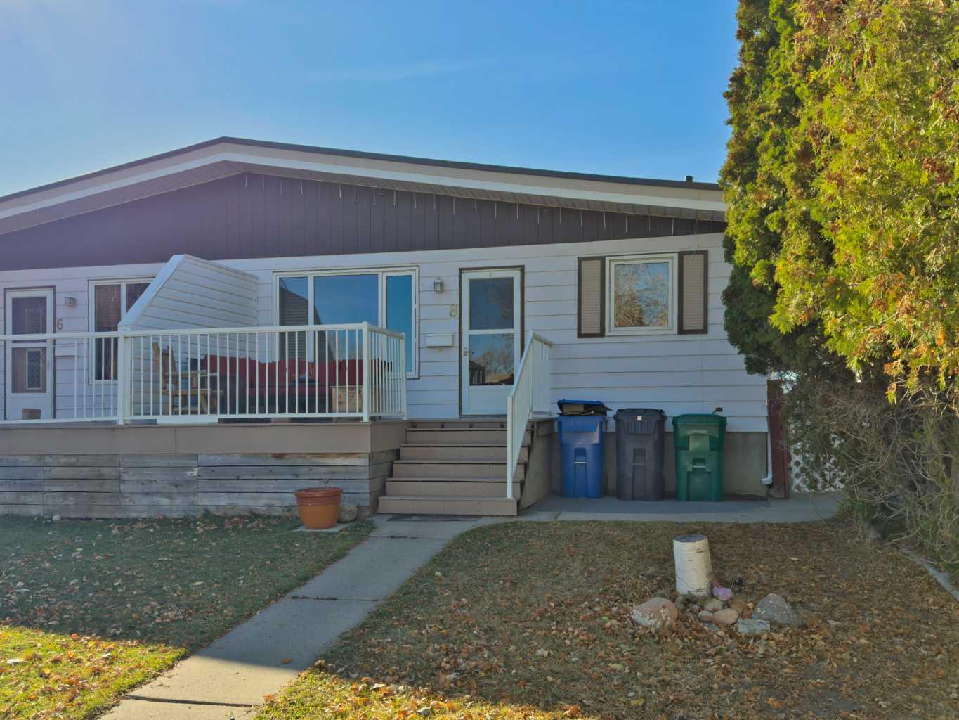 8 Cayuga Cres W, Lethbridge, AB T1K 5H5