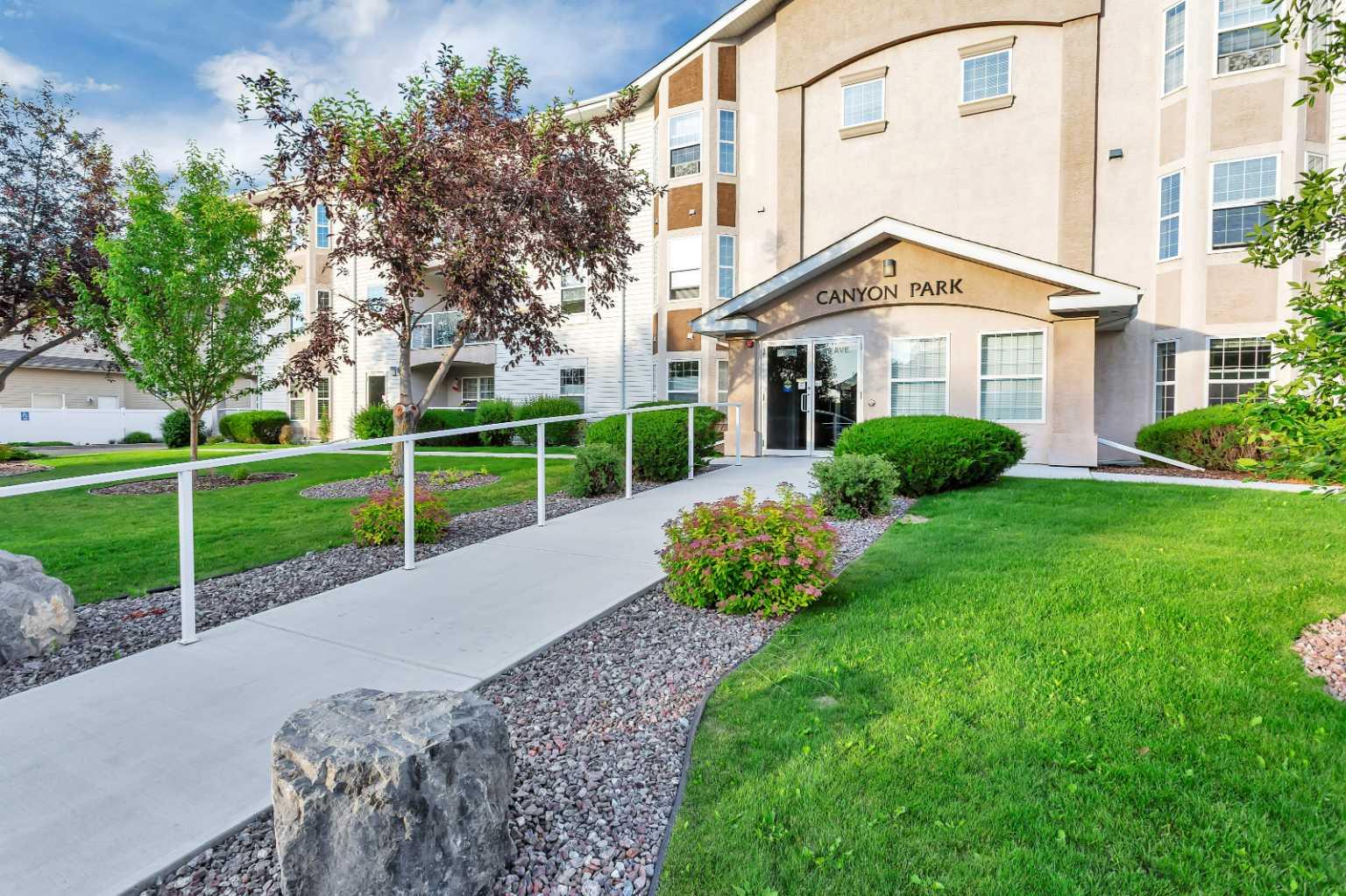 3501 49 Avenue Unit 102, Red Deer, AB T4N 3W3