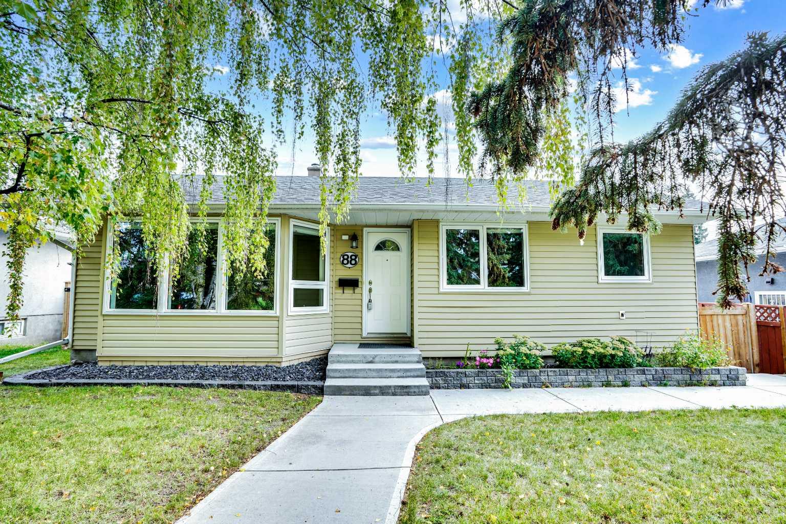 88 Westwood Dr SW, Calgary, AB T3C 2V7