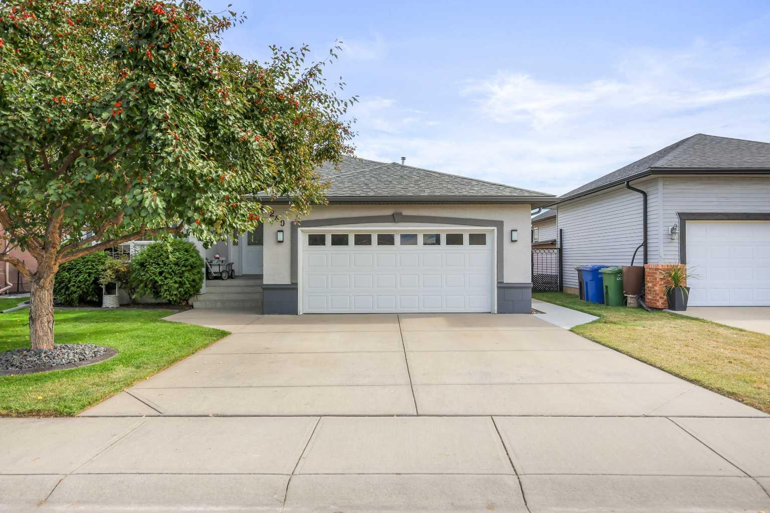 240 Cove Rd, Chestermere, AB T1X 1E3
