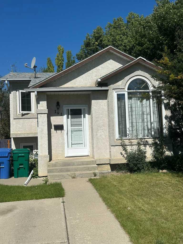 191 Rocky Mountain Blvd W, Lethbridge, AB T1K 6S4