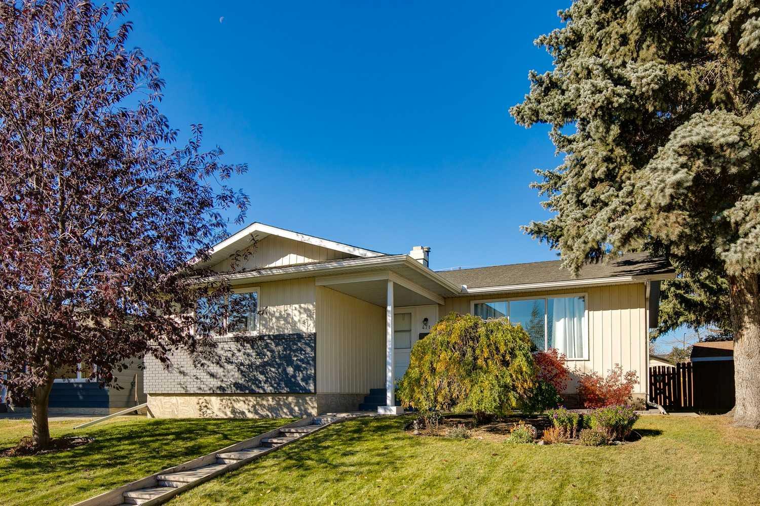 471 Queen Charlotte Rd SE, Calgary, AB T2J 5H8