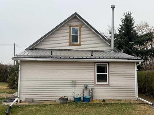 120 Main St, Michichi, AB T0J 0Y0