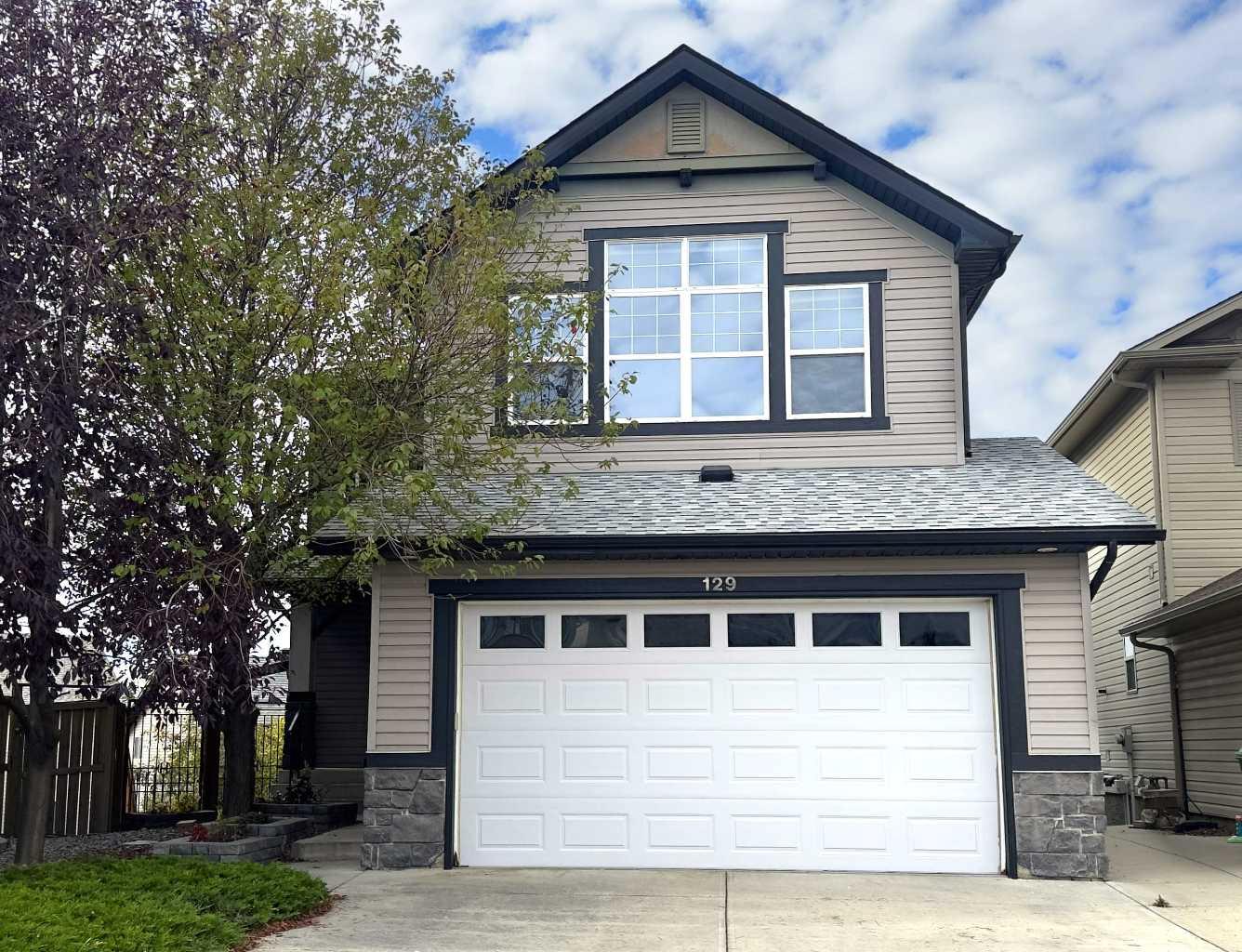 129 Pantego Bay NW, Calgary, AB T3K 0B7