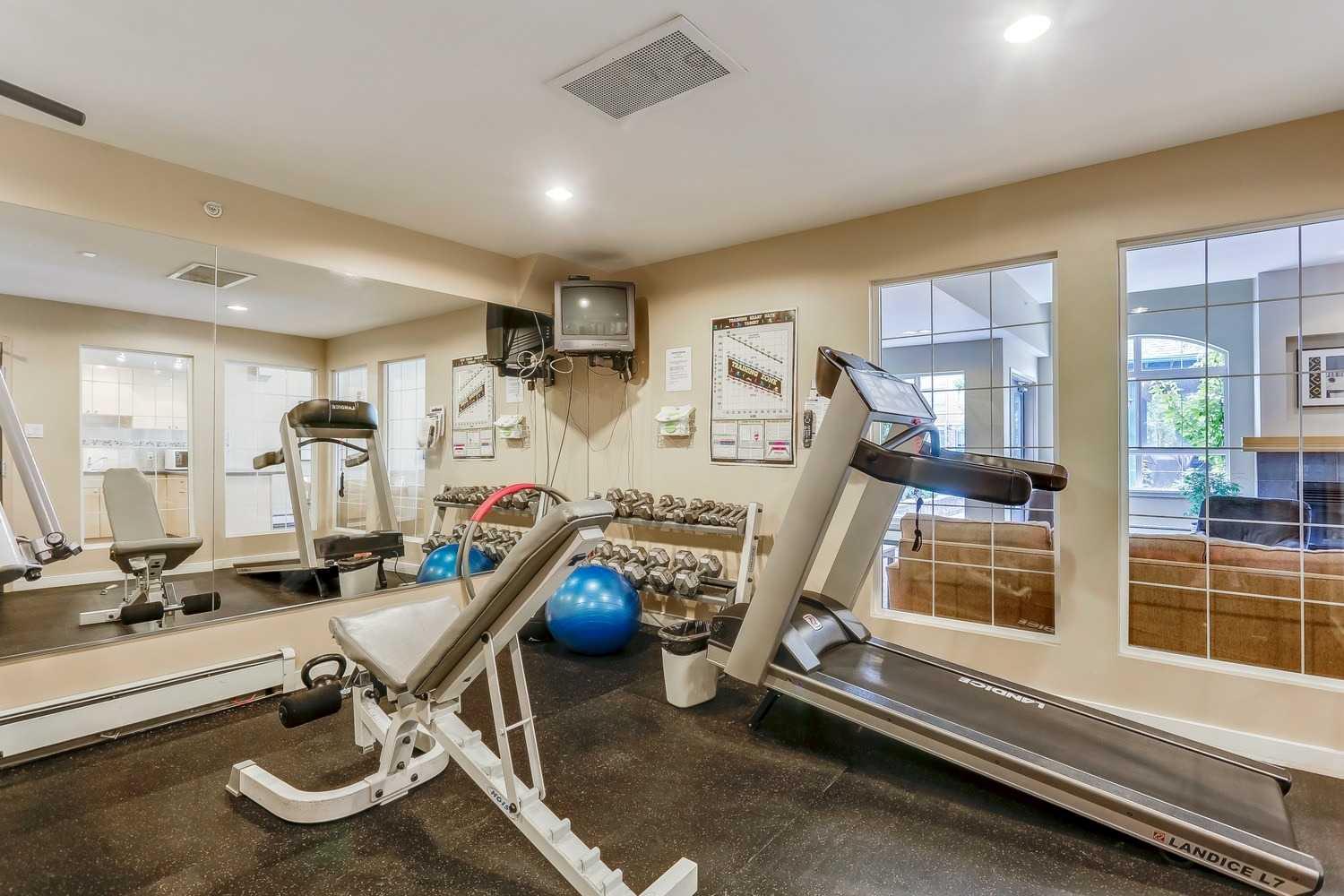 22 Richard Place Sw Unit 329, Calgary, AB T3E 7N6