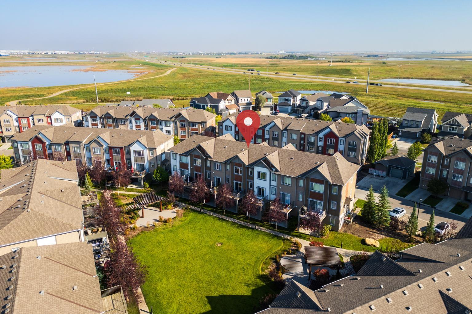 107 Copperpond Villas SE, Calgary, AB T2Z 5B9
