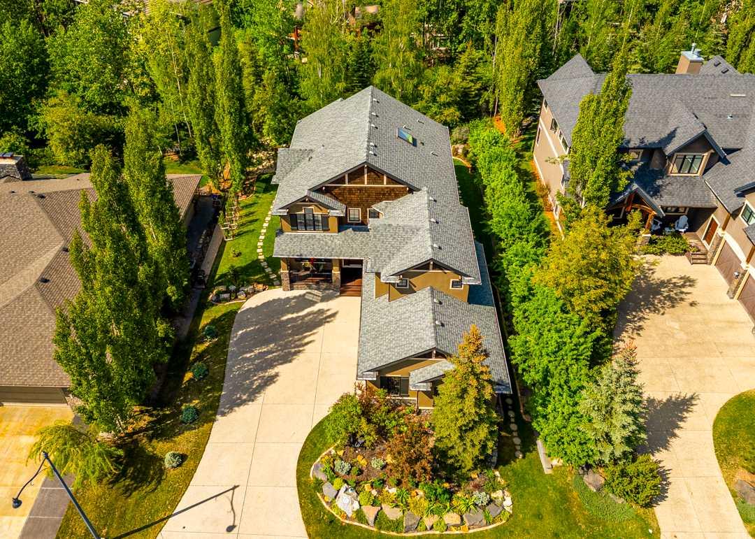 10 Spring Valley Pl SW, Calgary, AB T3H 4V1