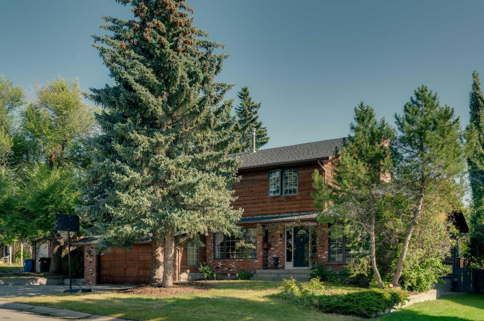 63 Edgehill Cres NW, Calgary, AB T3A 2X5