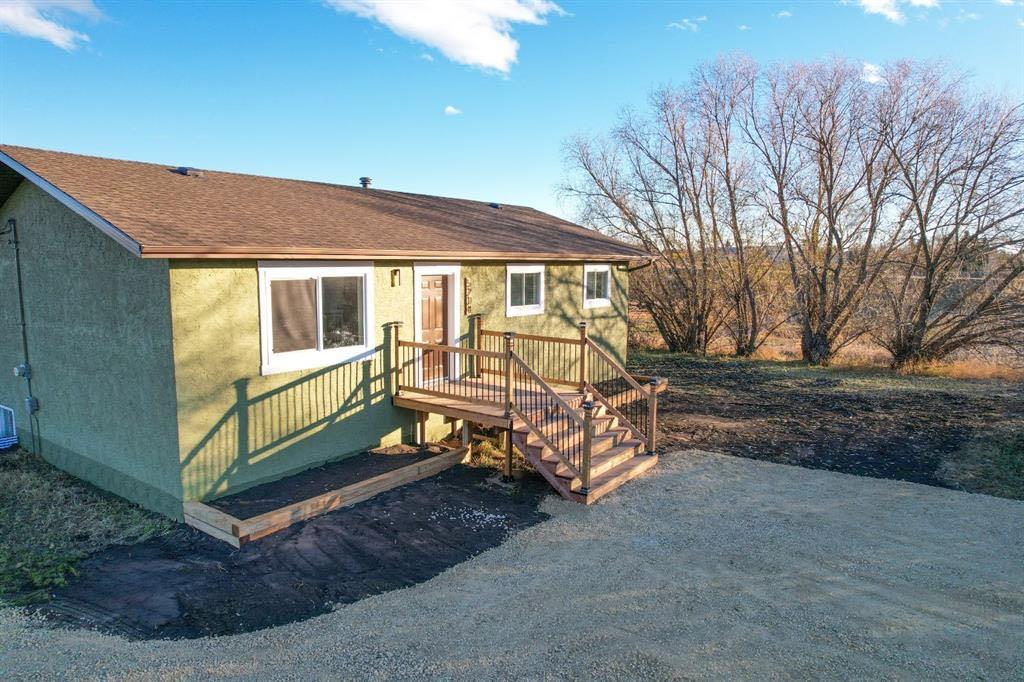5204 51 Avenue, Alix, AB T0C 0B0