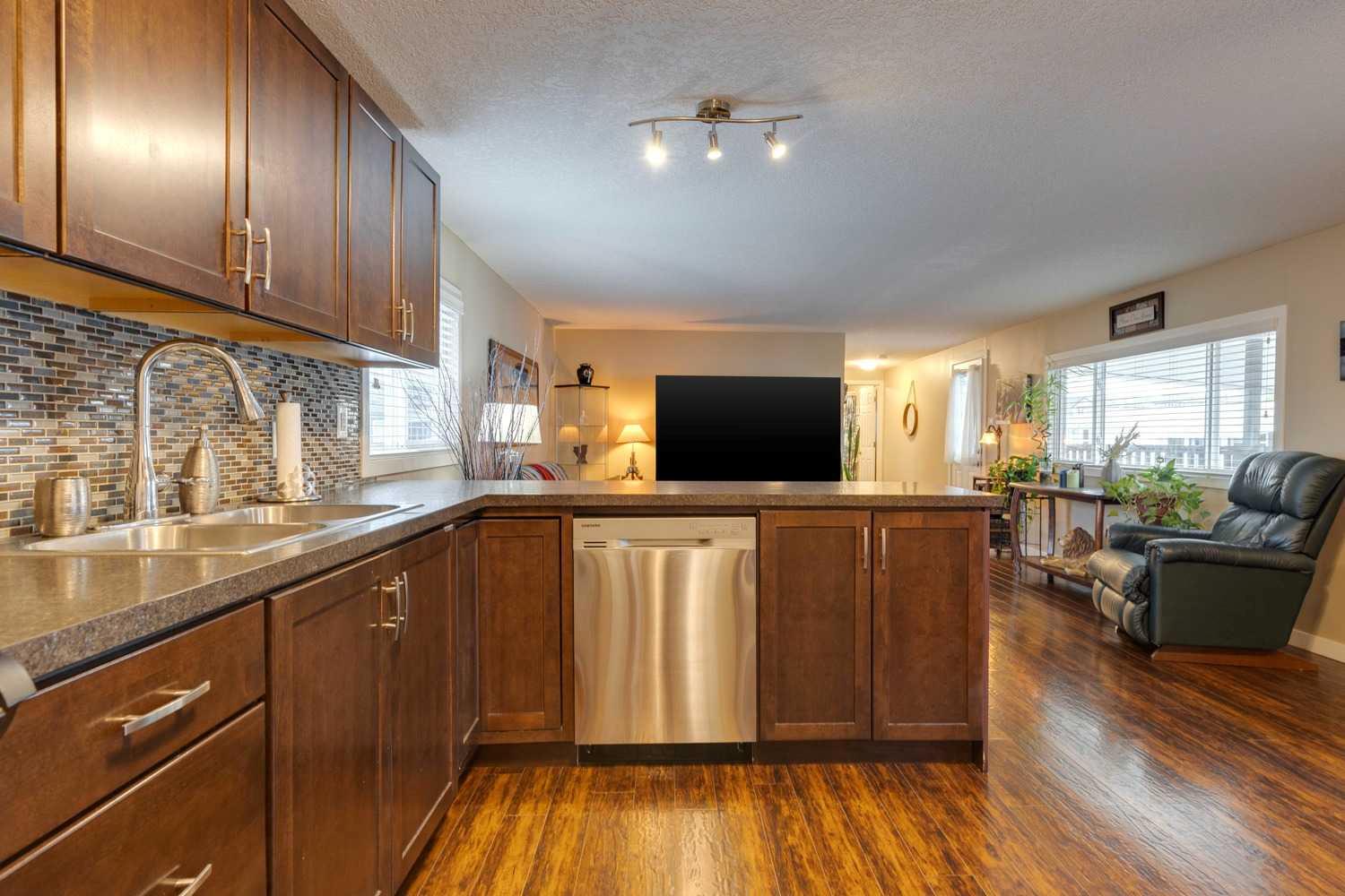 99 Arbour Lake Road Nw Unit 106, Calgary, AB T3G 4E4