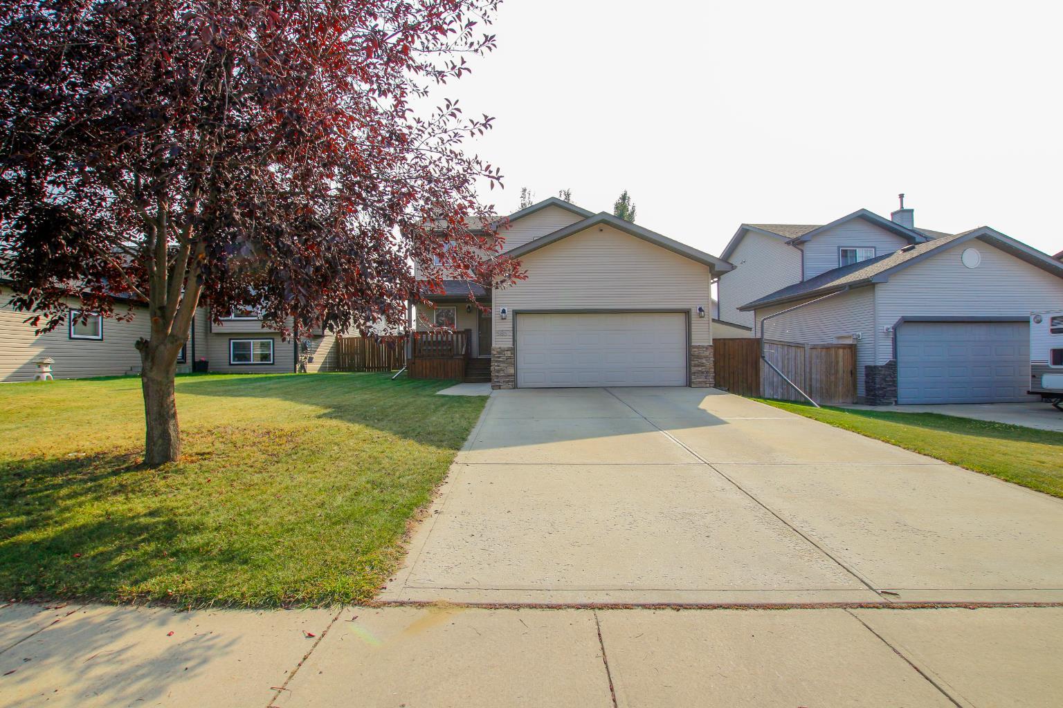 5857 Park St, Blackfalds, AB T4M 0H1