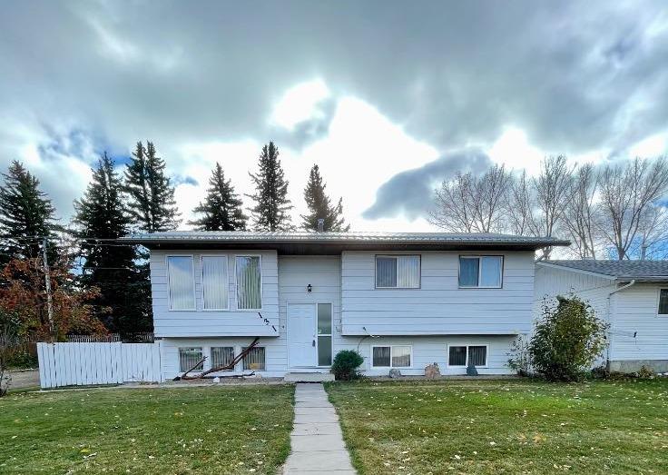 131 Wildrose Ave W, Brooks, AB T1R 0A7
