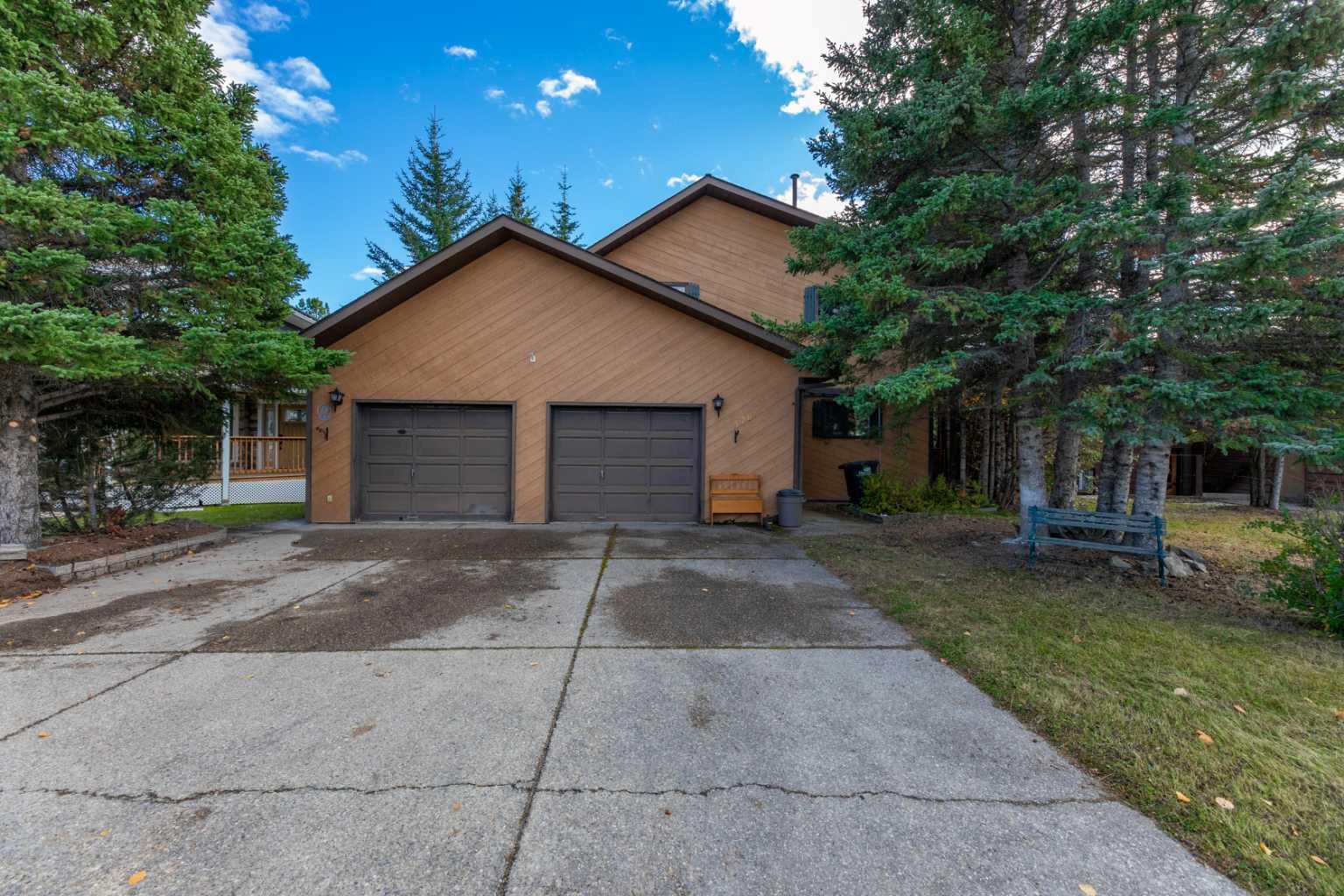 320 Collinge Rd, Hinton, AB T7V 1L2