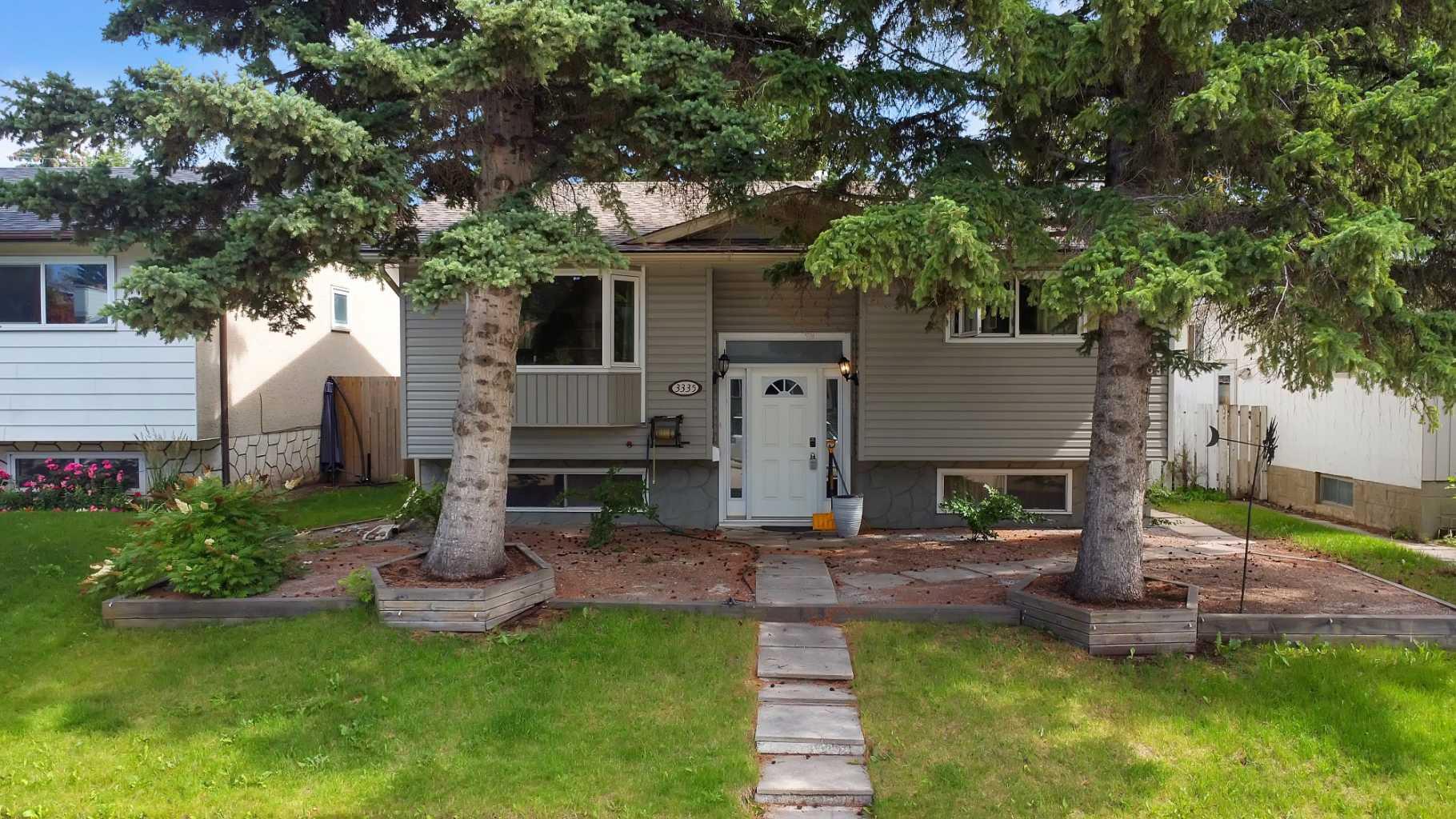 3335 Doverview Rd SE, Calgary, AB T2B 2A2