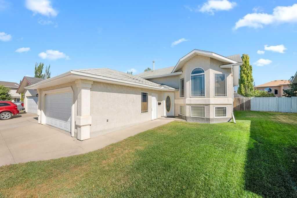 65 Avenue Unit 3605, Lloydminster, AB T9V 2W1