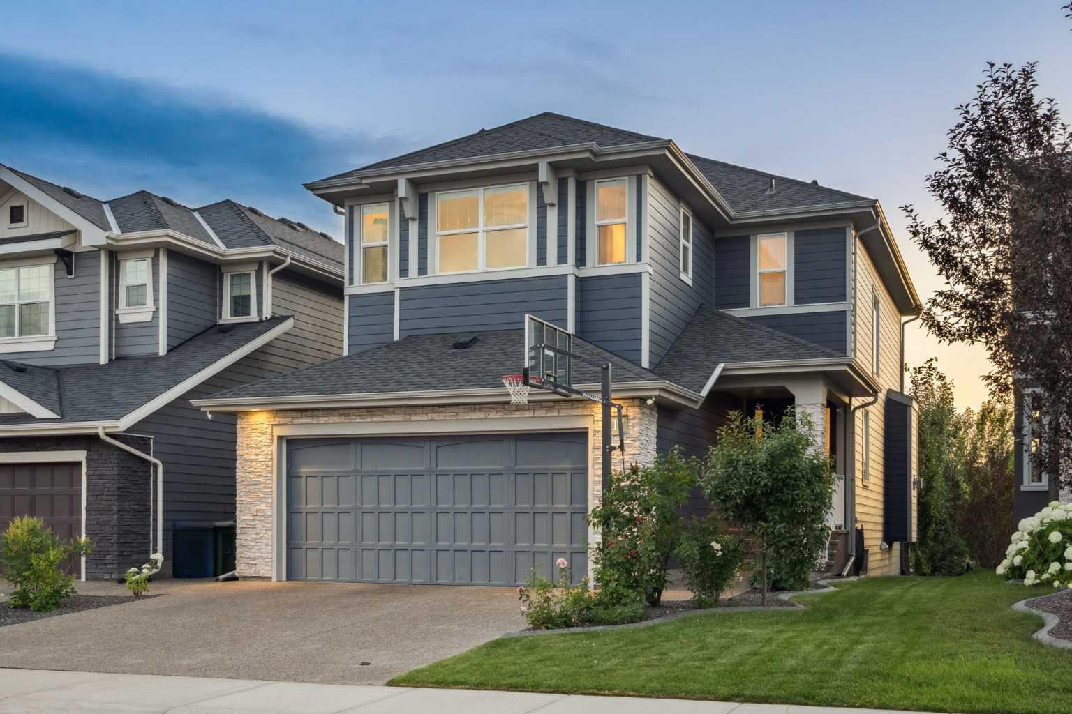 117 W Grove Pt SW, Calgary, AB T3H 1V3