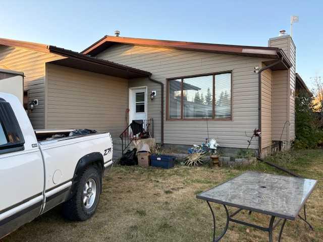 55 Avenue Unit 5232, Eckville, AB T0M 0X0
