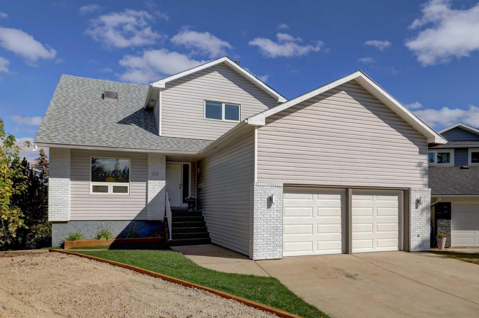 139 Berkshire Pl NW, Calgary, AB T3K 1Z7