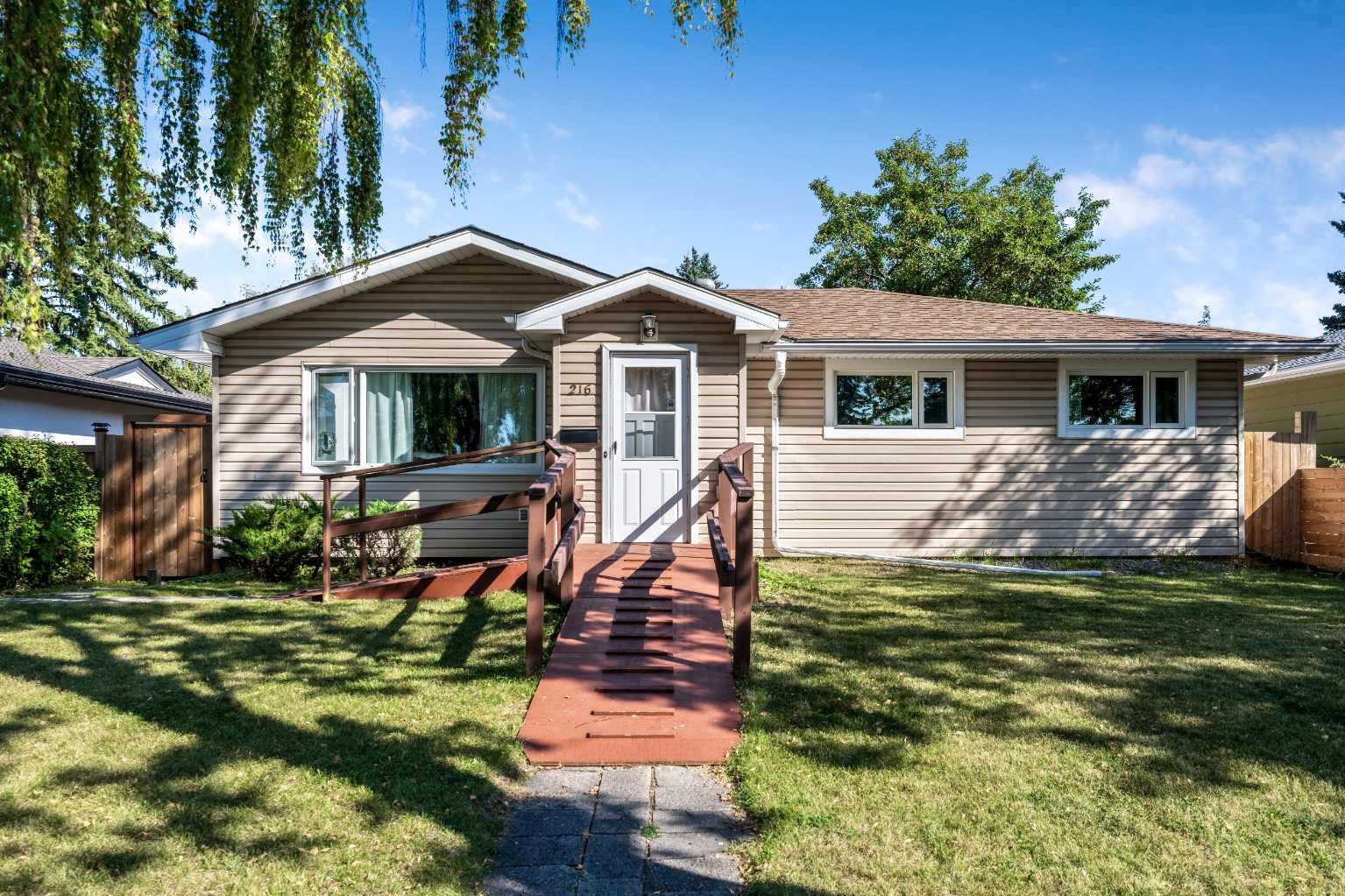 216 Havenhurst Cres SW, Calgary, AB T2V 3C6