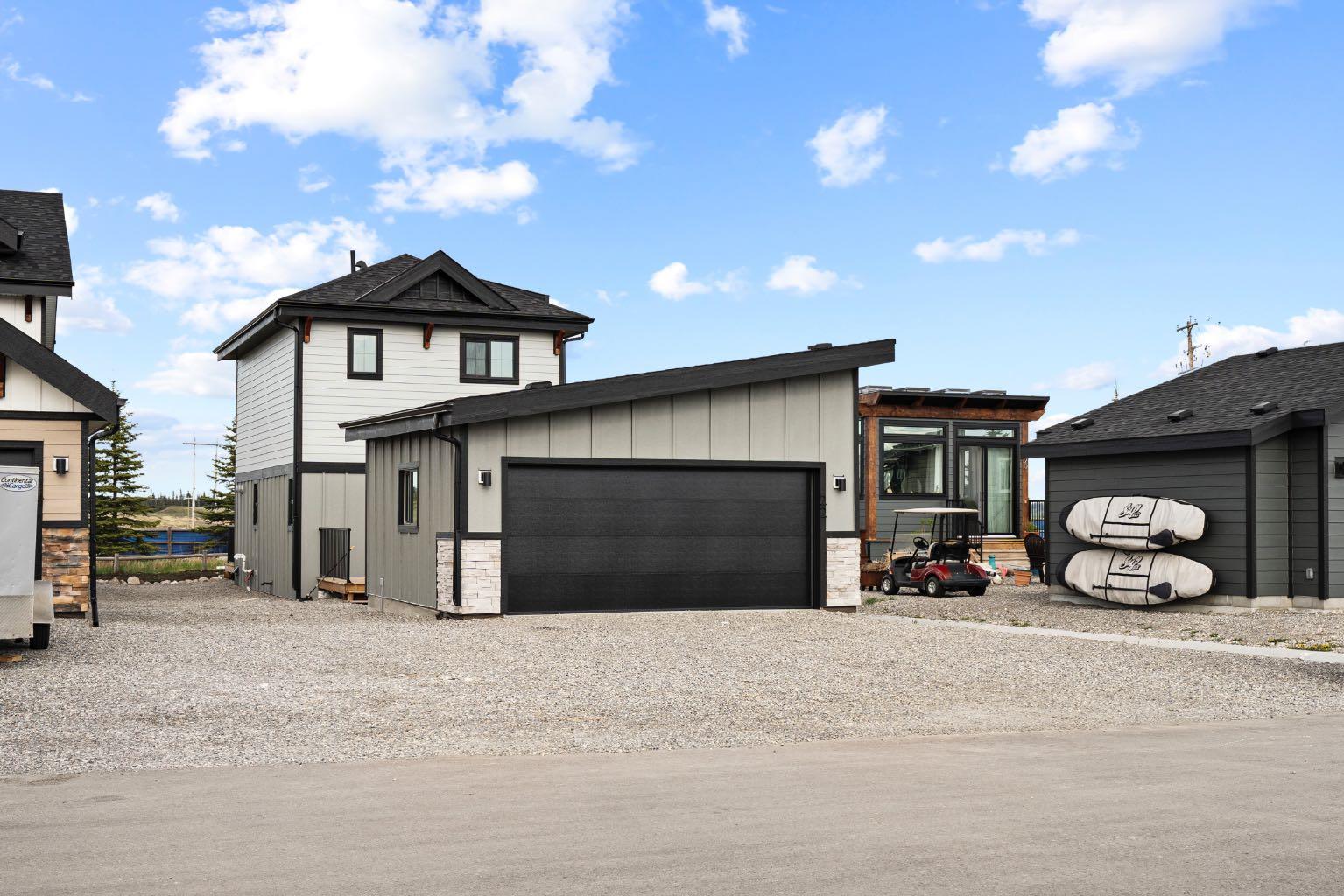 22 Cottageclub Ln, Rural Rocky View County, AB T0L 1N0