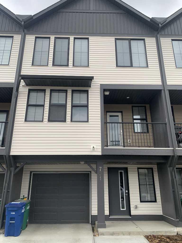 751 S Point Heath SW, Airdrie, AB T4B 5M7