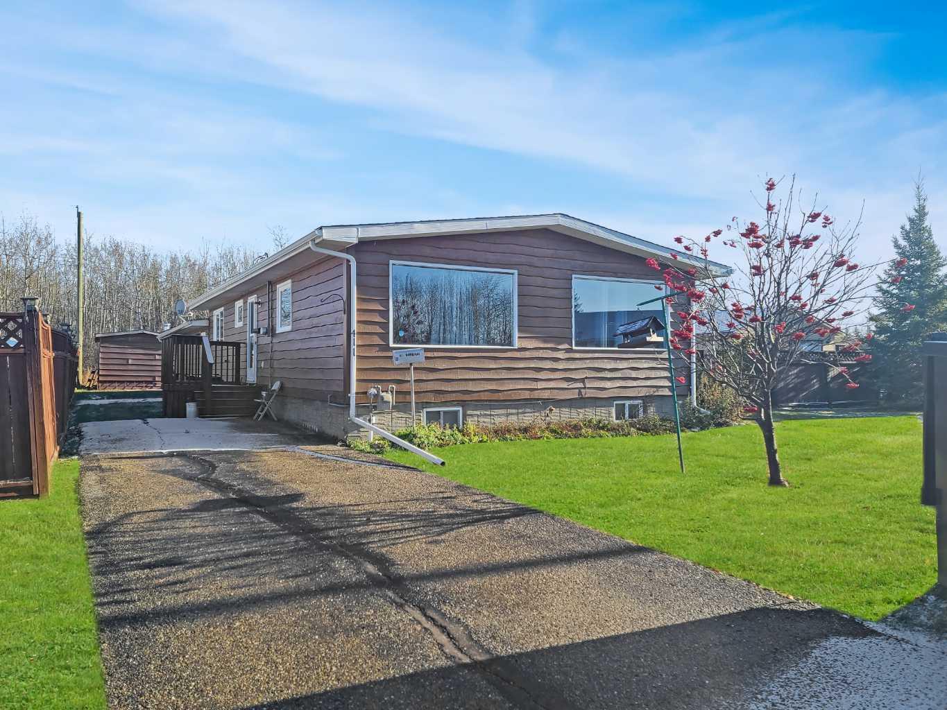 411 4 St NE, Mclennan, AB T0H 2L0