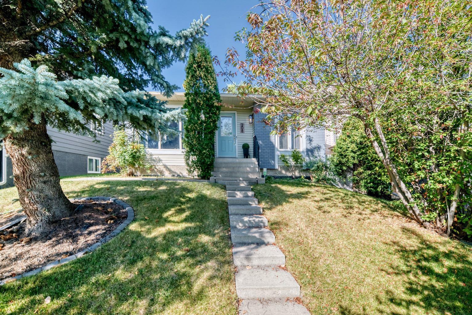 208 Woodbine Blvd SW, Calgary, AB T2W 4K5