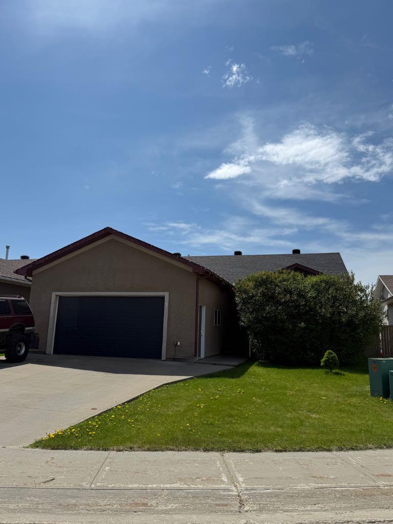 7 Powers Cv, Whitecourt, AB T7S 1X1