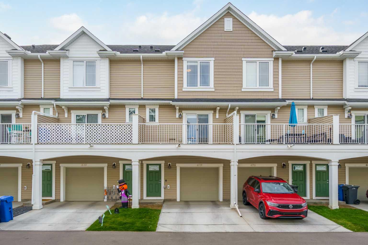 628 Copperstone Mnr SE, Calgary, AB T2Z 5G4