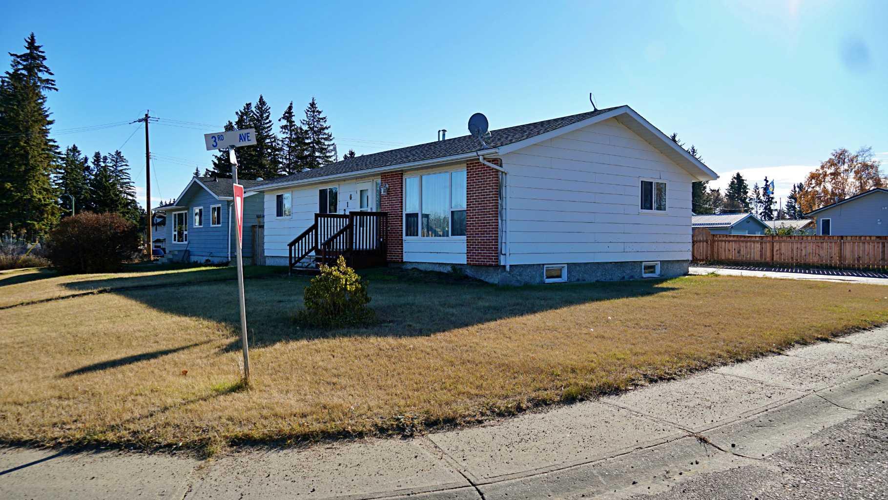 216 Third Ave N, Marwayne, AB T0B 2X0