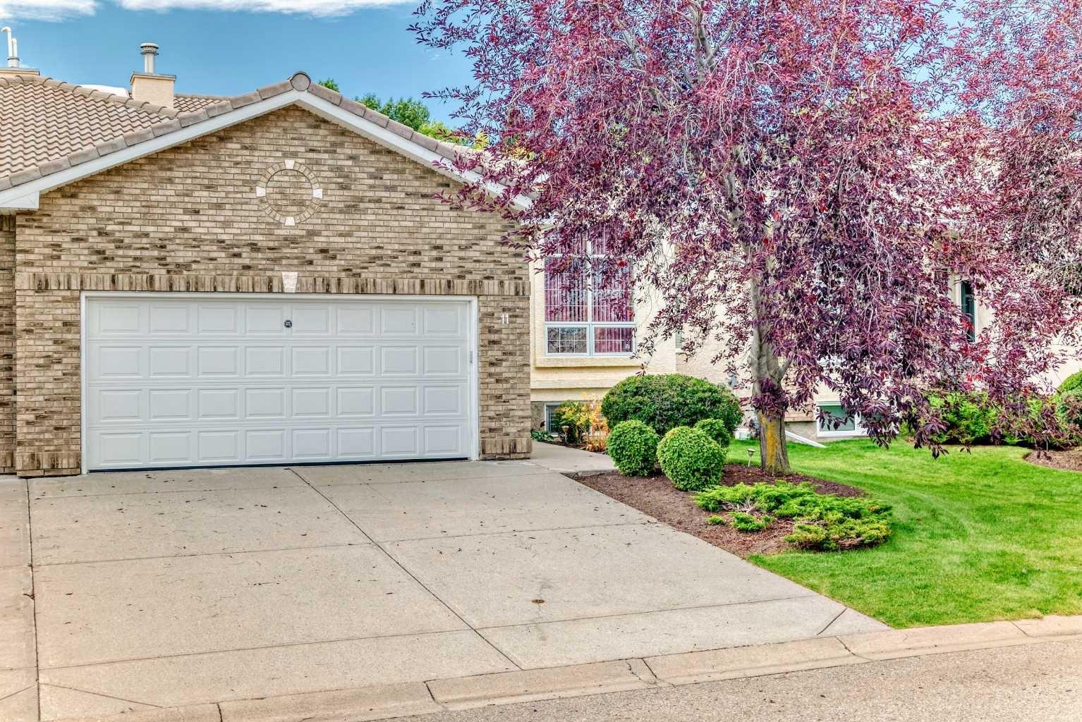 11 Hamptons Bay NW, Calgary, AB T3A 5R6