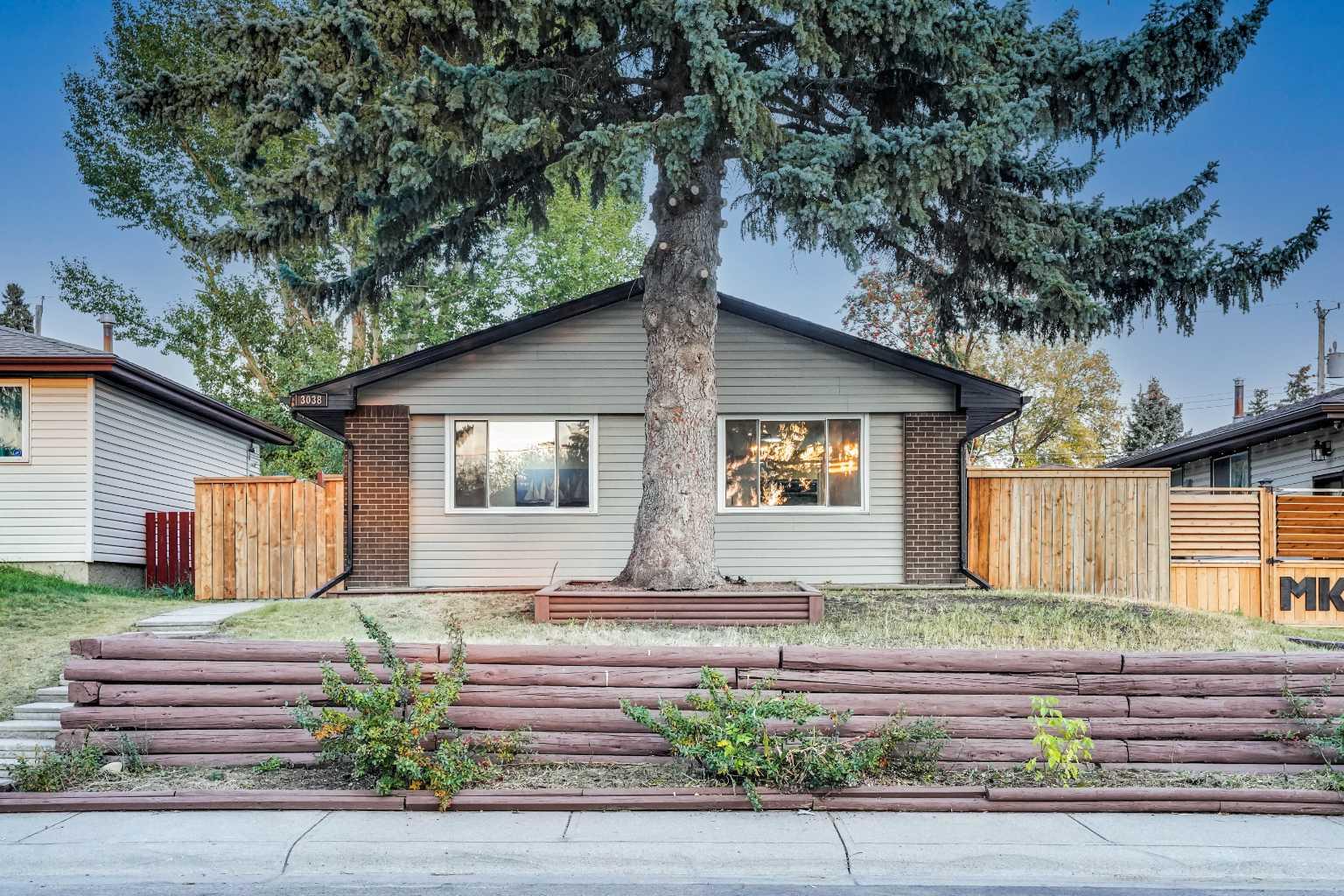 3038 Dover Rd SE, Calgary, AB T2B 1V6