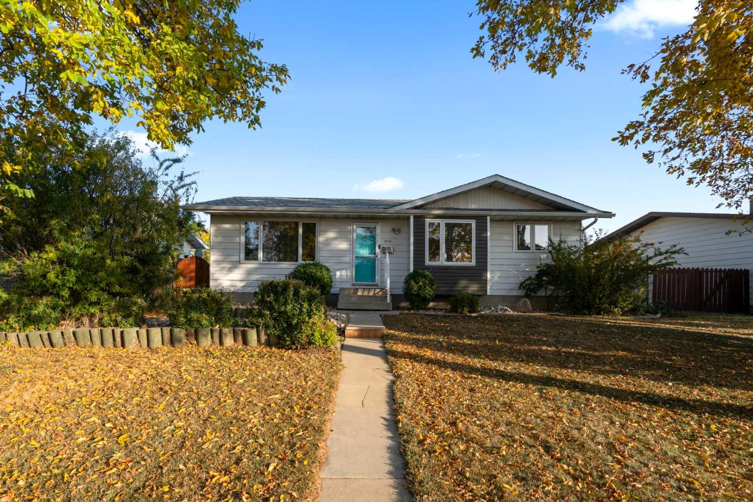 66 Street Unit 3735, Camrose, AB T4V 3H4