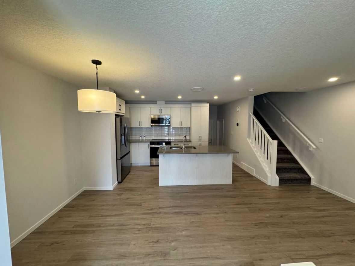 474 Osborne Dr SW, Airdrie, AB T4B 5L5