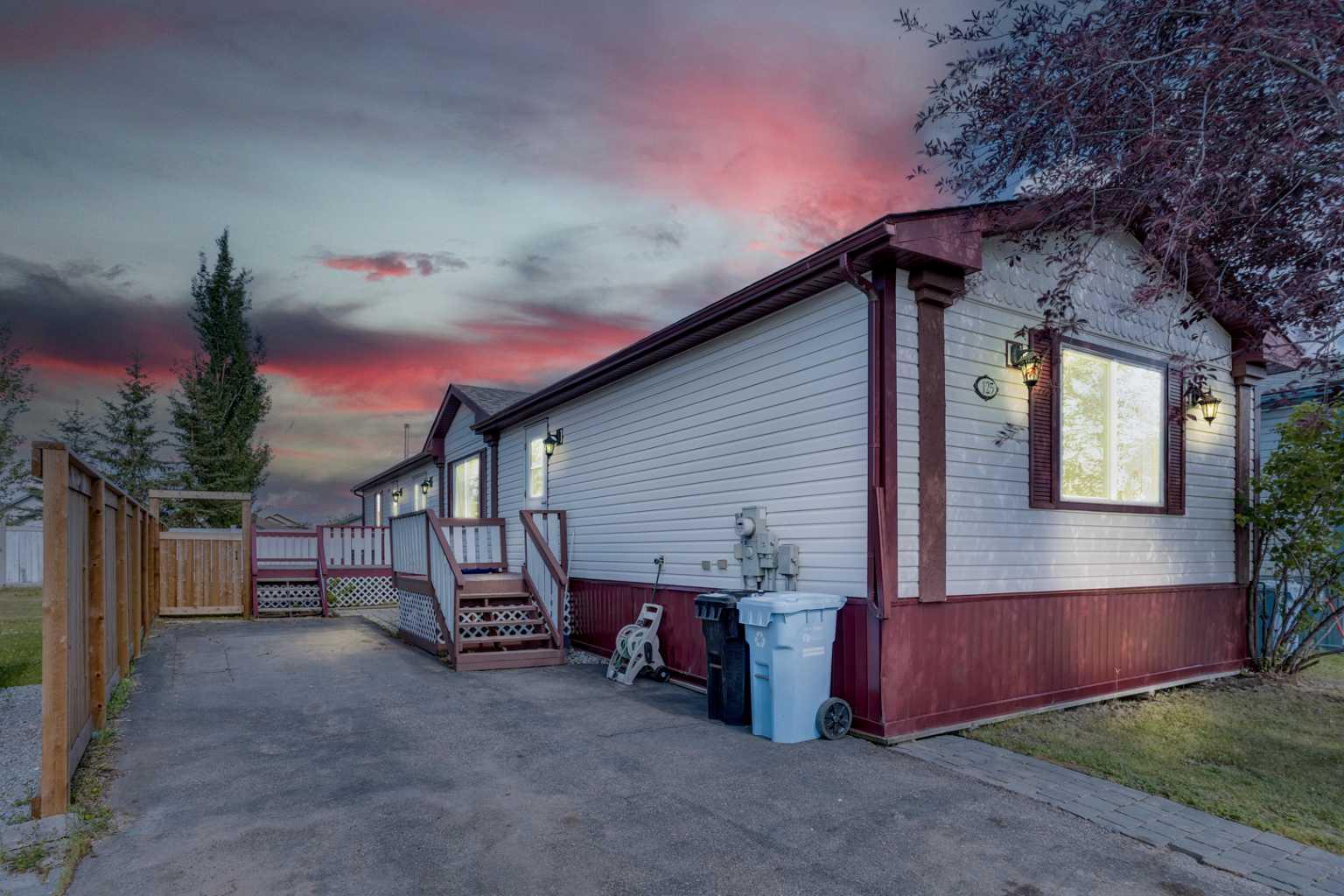 125 Mckinlay Cres, Fort Mcmurray, AB T9K 2M6