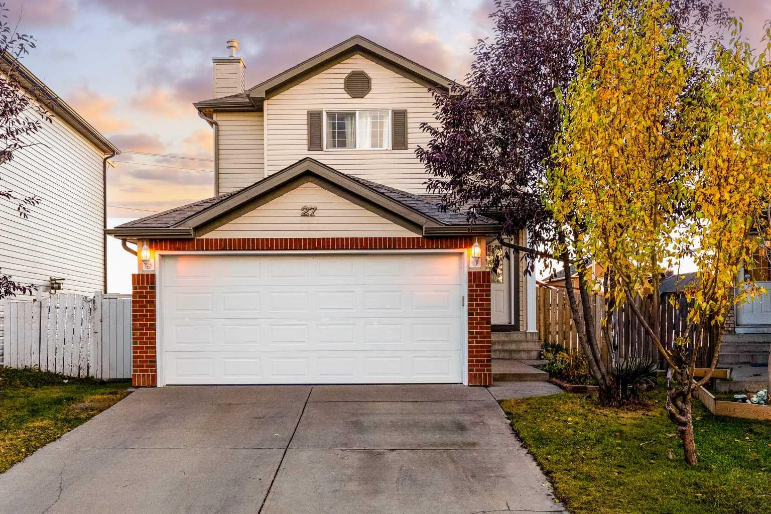 27 Saddlemont Mnr NE, Calgary, AB T3J 4Z5