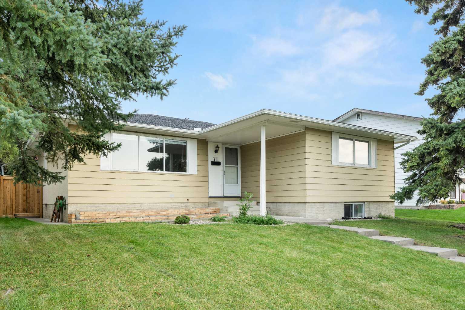 71 Queen Alexandra Close SE, Calgary, AB T2J 3P9