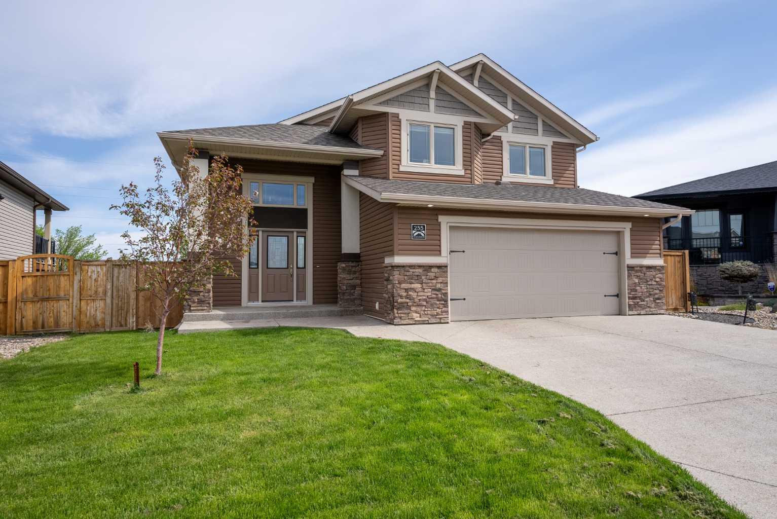 255 Canyon Estates Way W, Lethbridge, AB T1K 5W7
