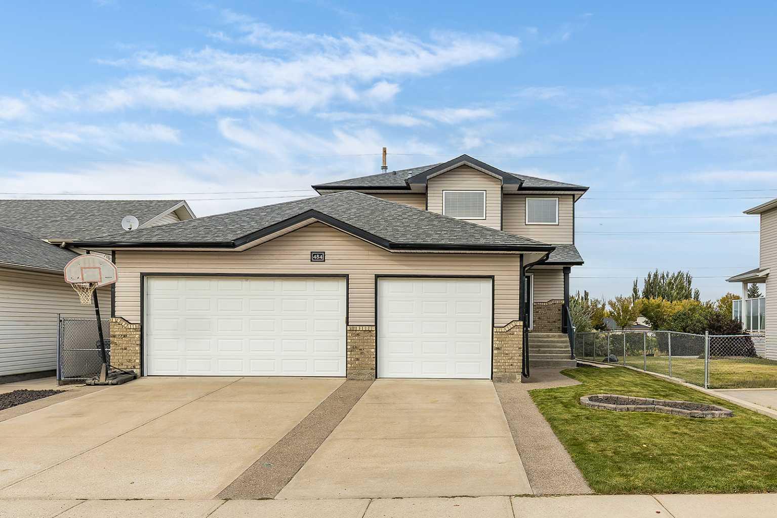 484 Stark Way SE, Medicine Hat, AB T1B 4P5