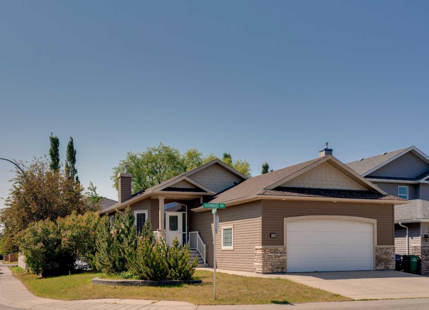106 Thornbird Way SE, Airdrie, AB T4A 2E2