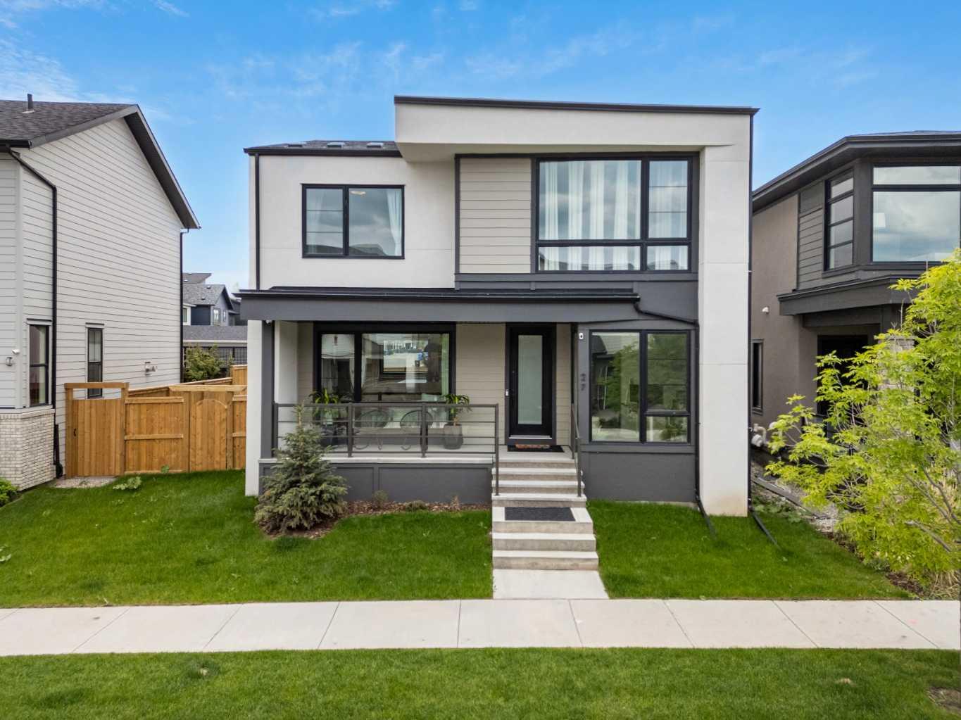 27 Bluerock Ave SW, Calgary, AB T3M 2Z9