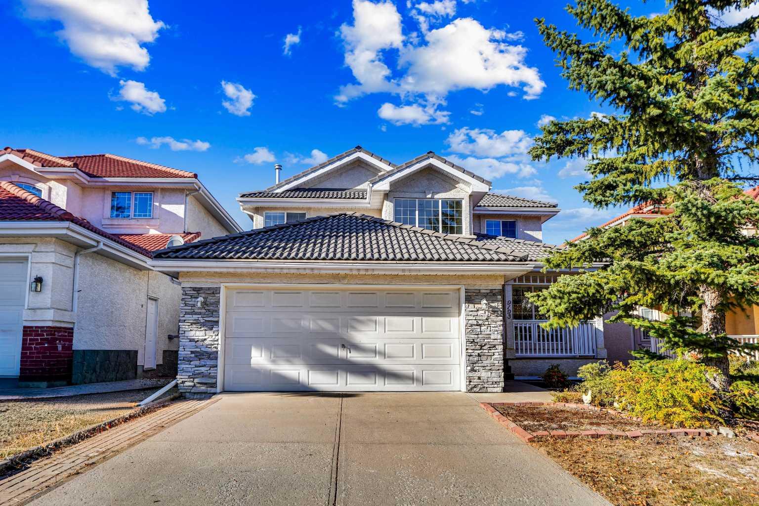 9195 Edgebrook Dr NW, Calgary, AB T3A 5T5