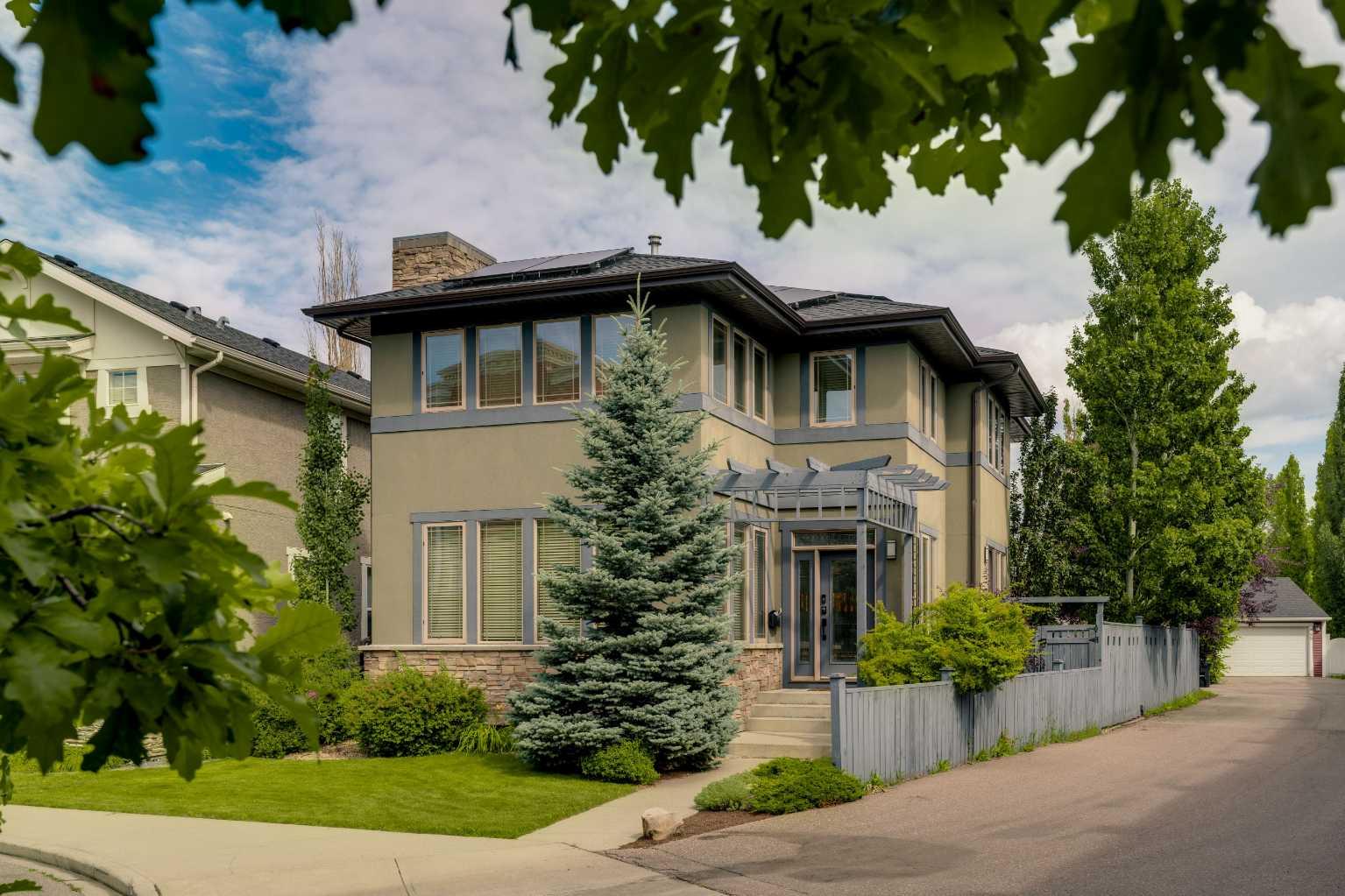 5644 Henwood St SW, Calgary, AB T3E 6Z4