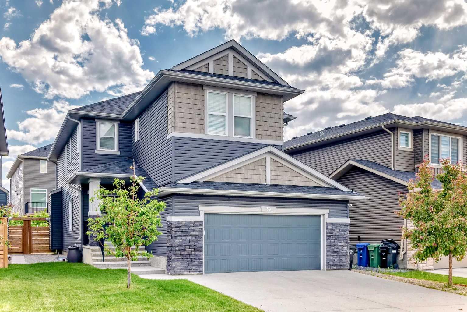 39 Evansglen Link NW, Calgary, AB T3P 0X9