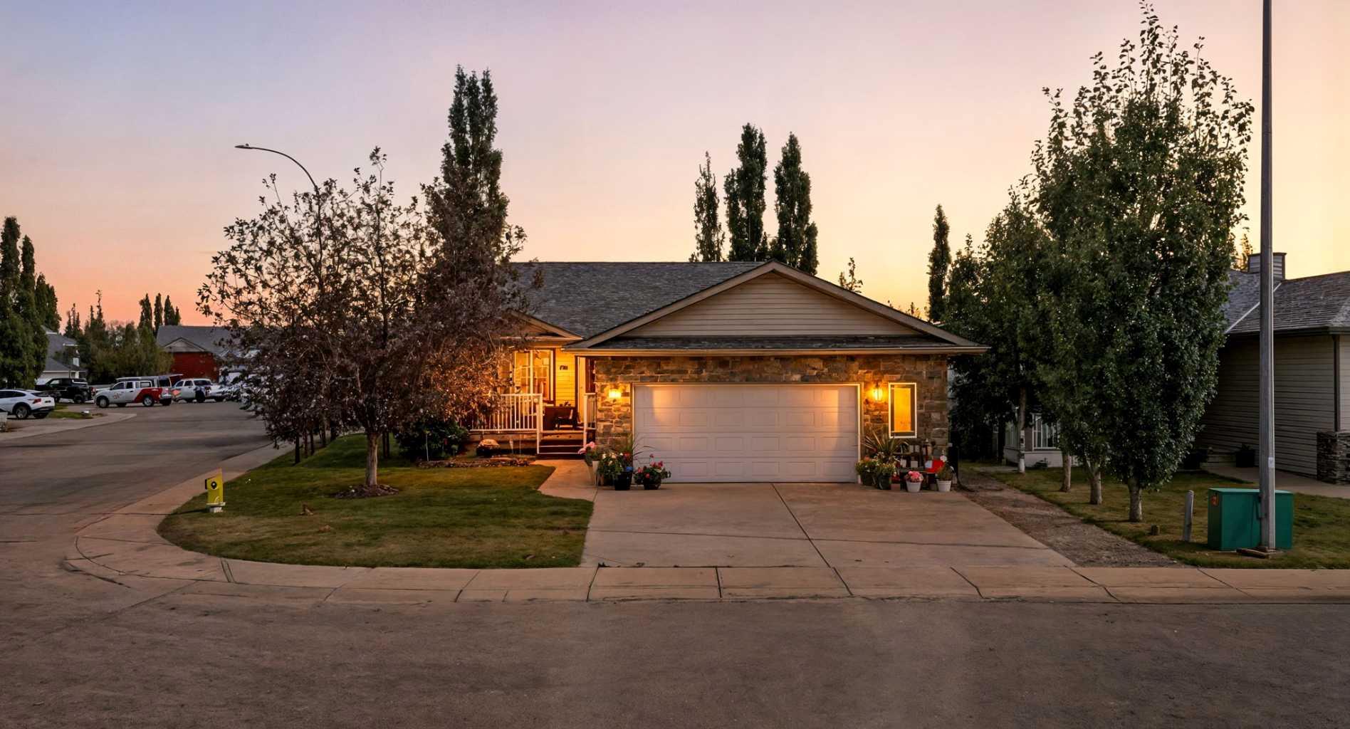79 Hillcrest Blvd, Strathmore, AB T1P 0A4