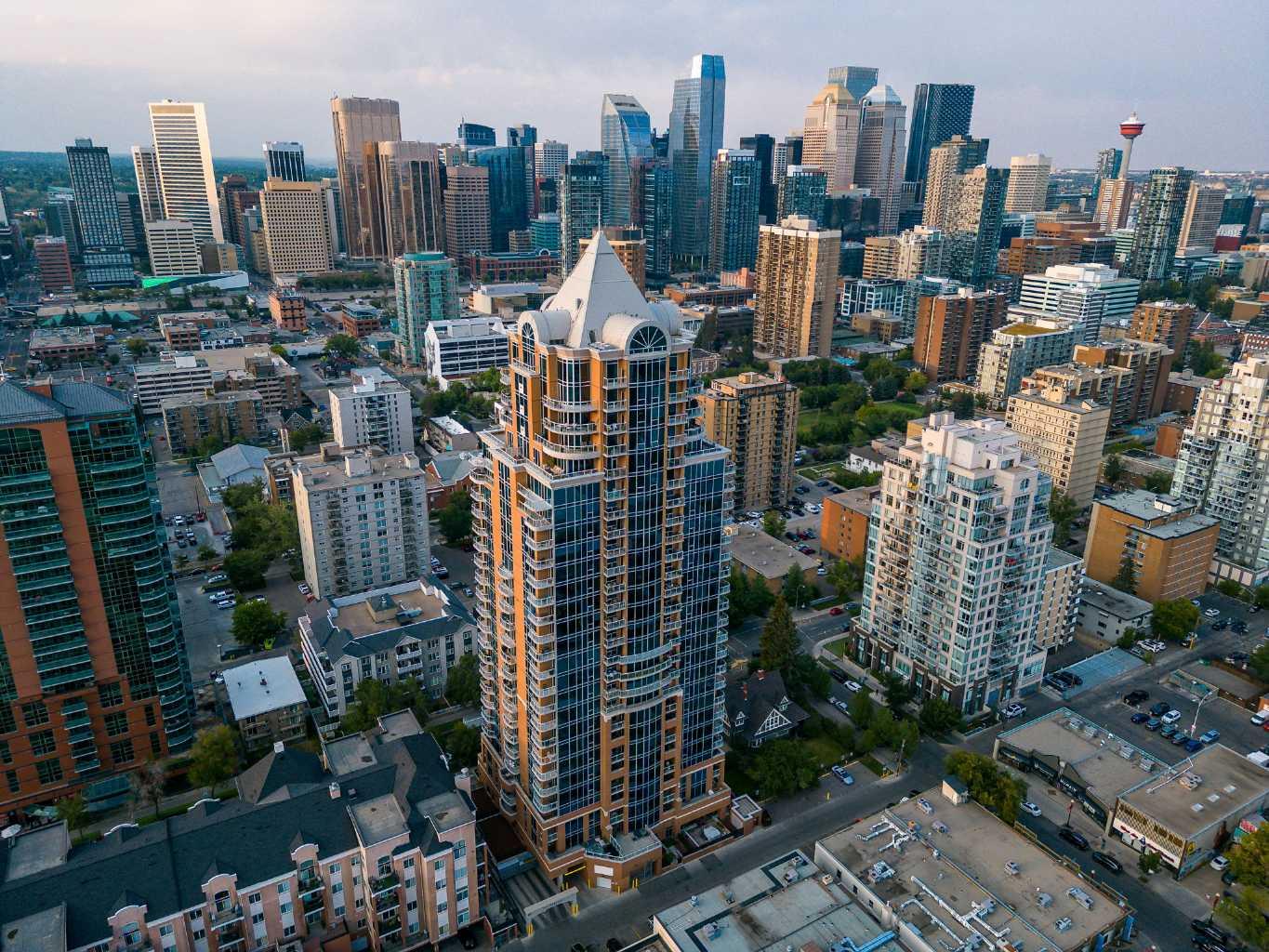 817 15 Avenue Sw Unit 803, Calgary, AB T2R 0H8