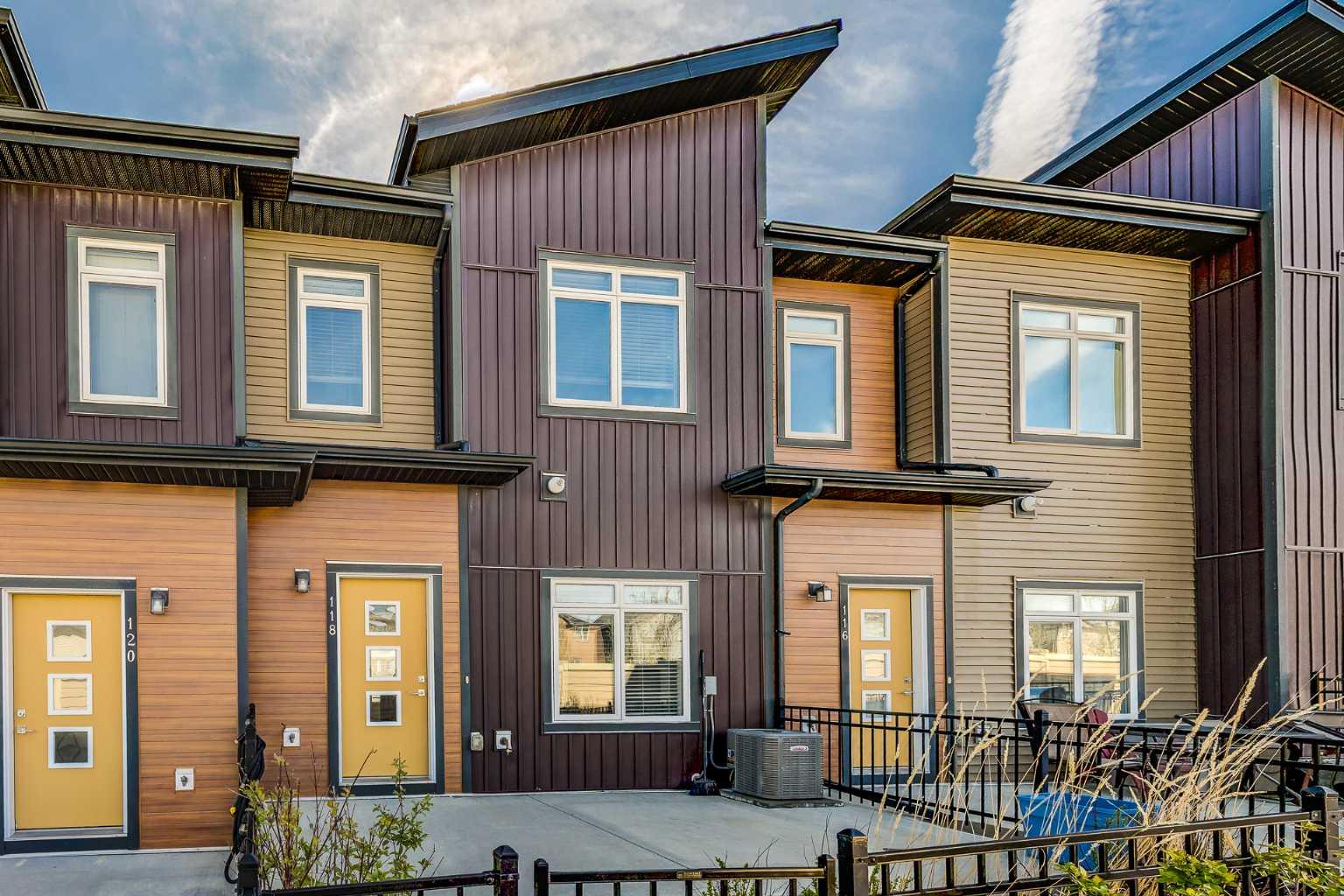 118 Sage Bluff Cir NW, Calgary, AB T3R 1T5