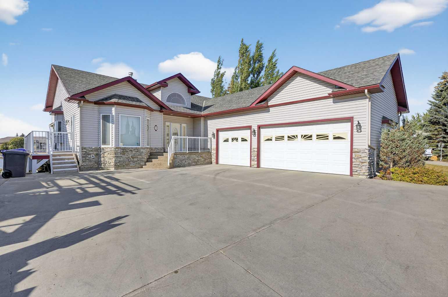 9 Park Ln, Olds, AB T4H 1W2