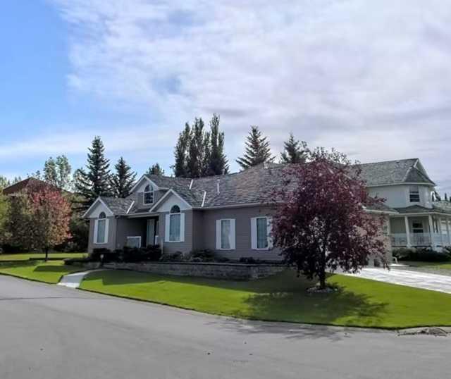 9655 Wedgewood Dr S, Grande Prairie, AB T8W 2G6