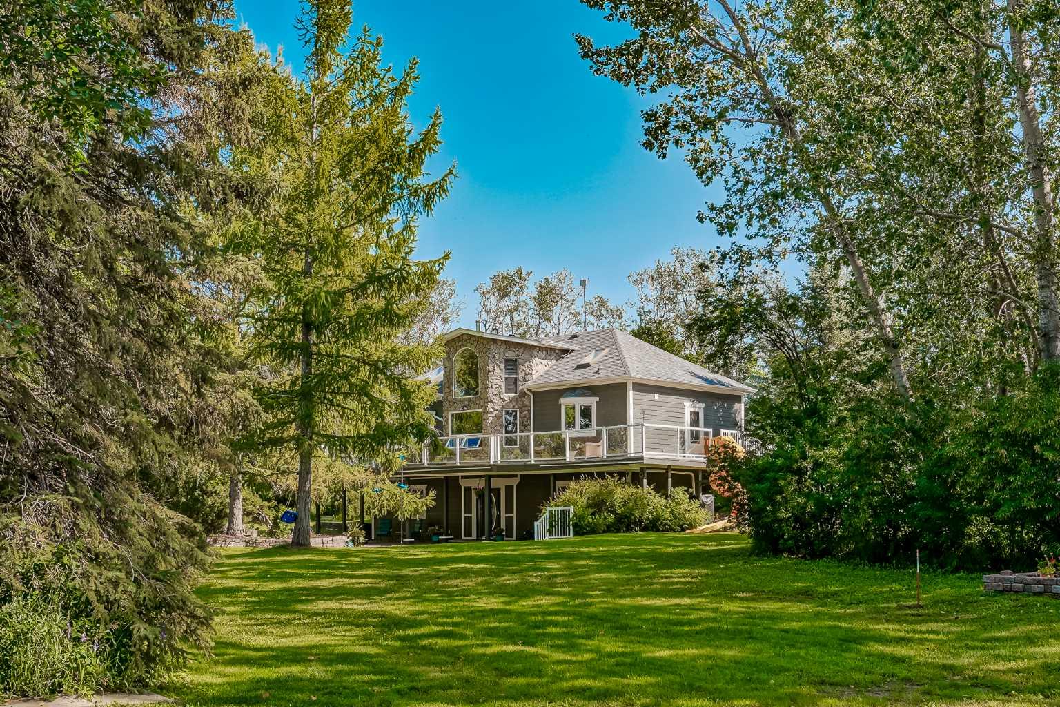 261017 Range Rd 244, Rural Wheatland County, AB T1P 0L1